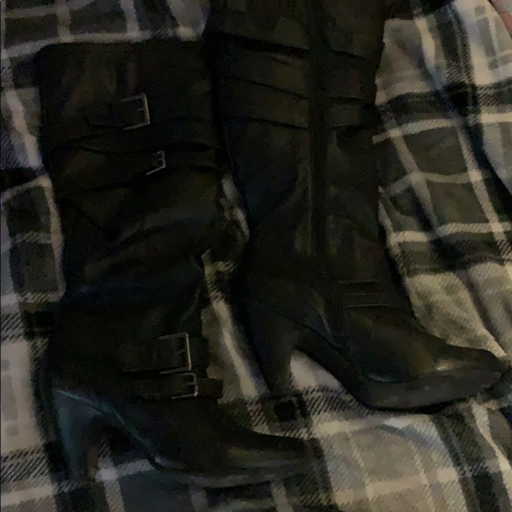 High heel boots
